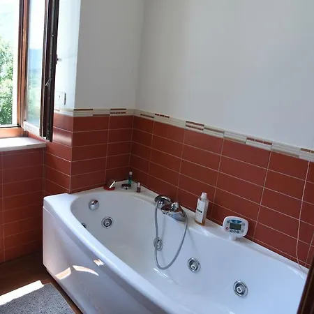 Antica Casa Panoramica Con Sauna E Idromassaggio 펜션 로카 디 캄비오