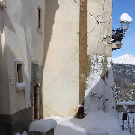 펜션 Antica Casa Panoramica Con Sauna E Idromassaggio