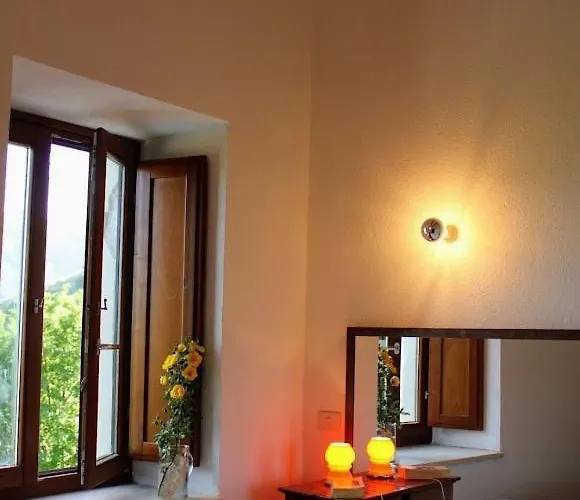 Antica Casa Panoramica Con Sauna E Idromassaggio Ferienhaus Rocca di Cambio