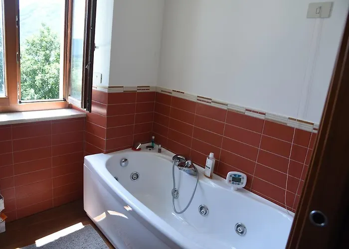 Antica Casa Panoramica Con Sauna E Idromassaggio Ferienhaus Rocca di Cambio